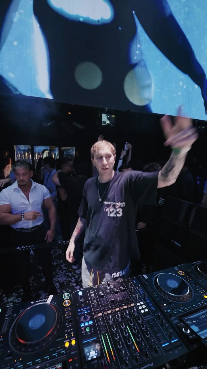 Wish we could go “Back to U”
@williamblack at #zouktokyo 🔥🔥🔥